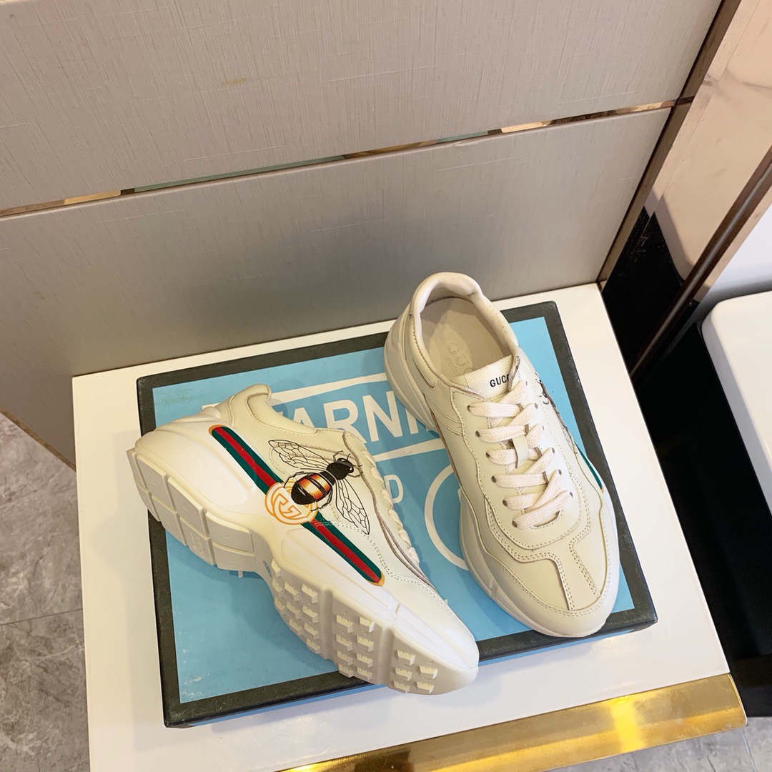 GUCCI 구찌 꿀벌 라이톤 스니커즈