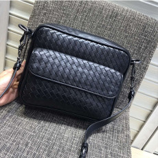 BOTTEGA VENETA 보테가베네타 메신저백 3588