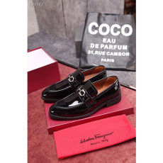 FERRAGAMO 페레가모 M2437