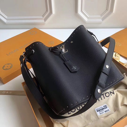 LOUIS VUITTON 루이비통 신상 락미 버킷백 LOCKME BUCKET M43878