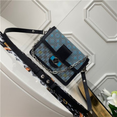 LOUIS VUITTON 루이비통 도핀 미듐 M55452신상