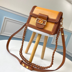 LOUIS VUITTON 루이비통 미니 도핀 M90499-신상