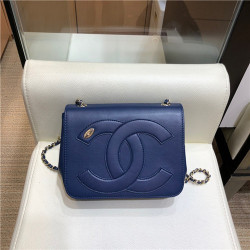 CHANEL 샤넬 CC 로고 미니 숄더백 AS10500