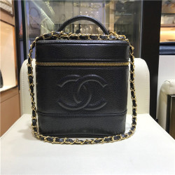 CHANEL 샤넬 파우치백 AS215010