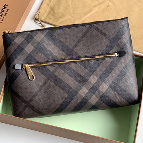 BURBERRY 버버리 클러치 B2020