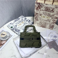 DIOR 디올 미니 북 토트백 D50337-4