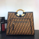 FENDI 펜디 쇼퍼백 44CM F36590