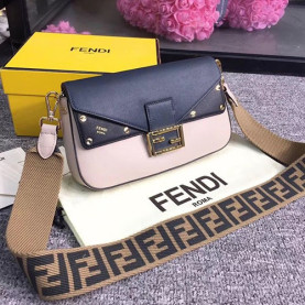 FENDI 펜디 바게트백