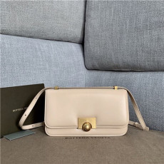 BOTTEGA VENETA 보테가베네타 RONDE 숄더백 B4000-4