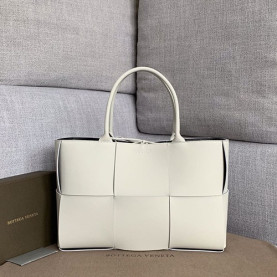 BOTTEGA VENETA 보테가 베네타 슬립백 BV609175