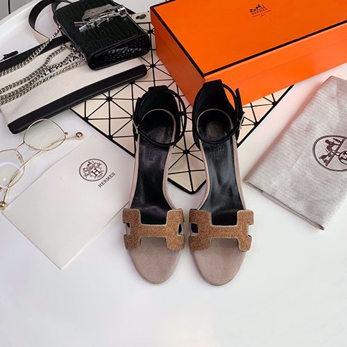 HERMES 에르메스 샌들 굽높이6CM 봄신상(220,250사이즈 주문제작)