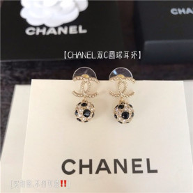 CHANEL 샤넬 귀걸이 C8000 2020/신상 (정품과 비교가능한 퀄리티 )