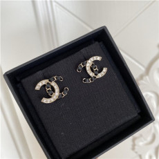 CHANEL 샤넬 귀걸이 C4056 2020/신상 (정품과 비교가능한 퀄리티 )