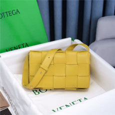 BOTTEGA VENETA 보테가베네타 카세트백 미듐 B8199 6COLOR