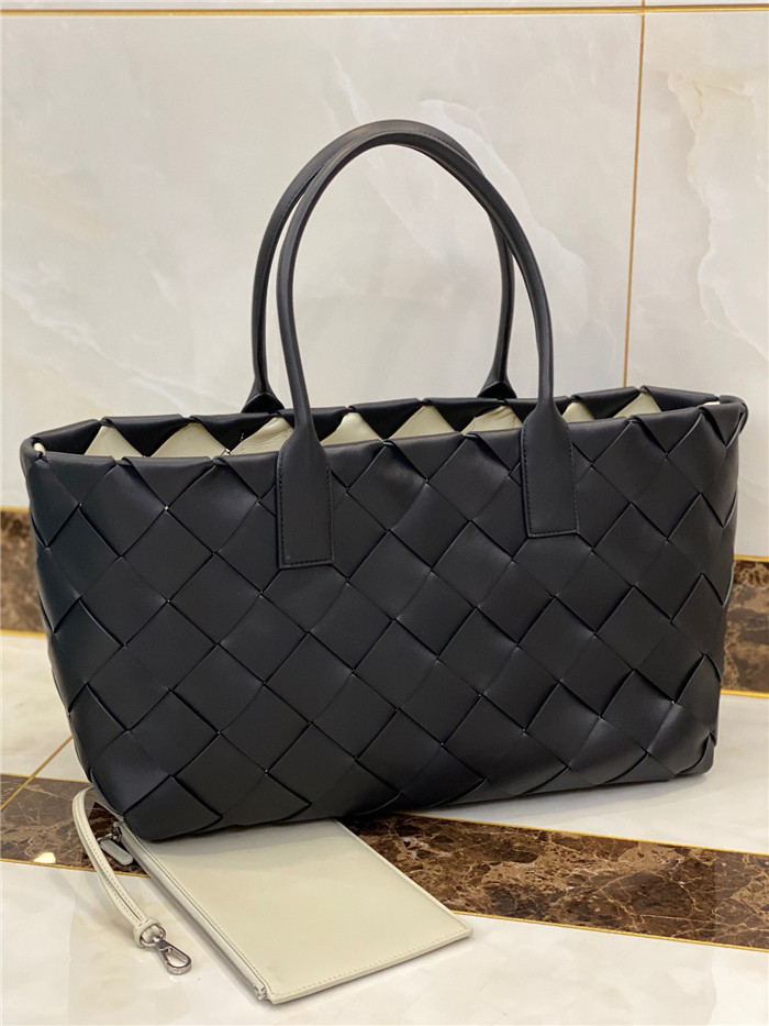BOTTEGA VENETA 보테가베네타 토트백 B69310 신상