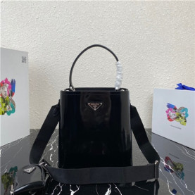 PRADA 프라다 브러시드 레더 파니에백 1BA319