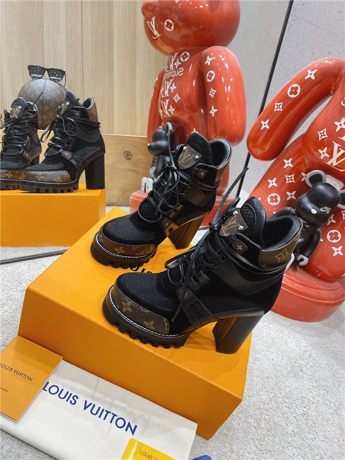 LOUIS VUITTON 루이비통 여성용 부츠 (굽높이9CM) L23780 2COLOR