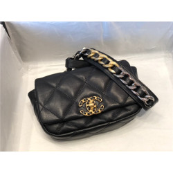 CHANEL 샤넬 19 힙색백 C31050