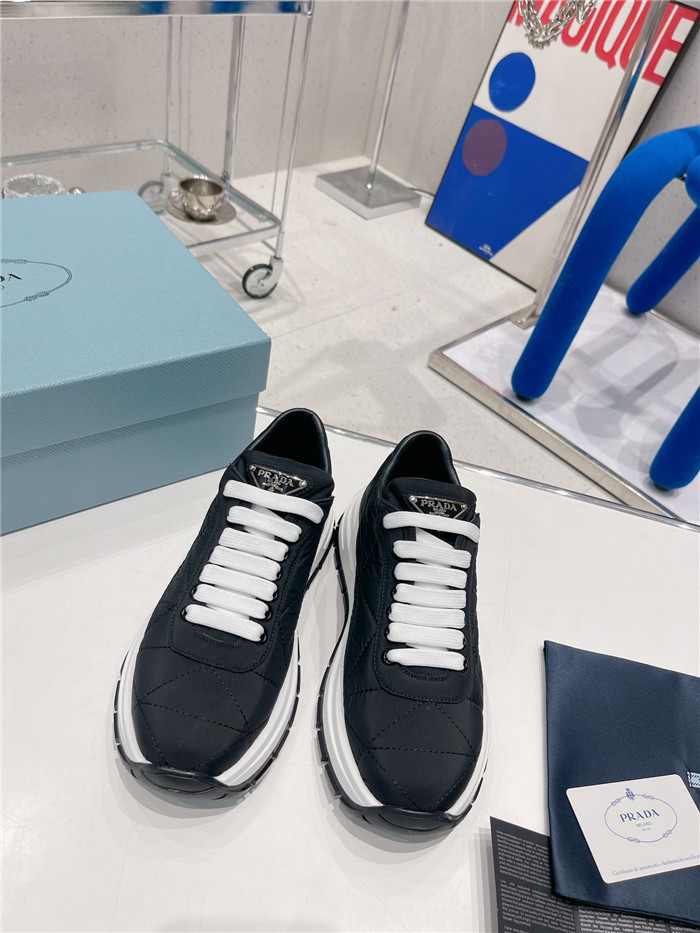 PRADA 프라다 여성용 스니커즈 P32501