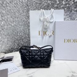 DIOR 디올 트래블 노마드 파우치   S5554