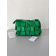 BOTTEGA VENETA 보테가베네타 카세트백 미듐 B80400 2COLOR