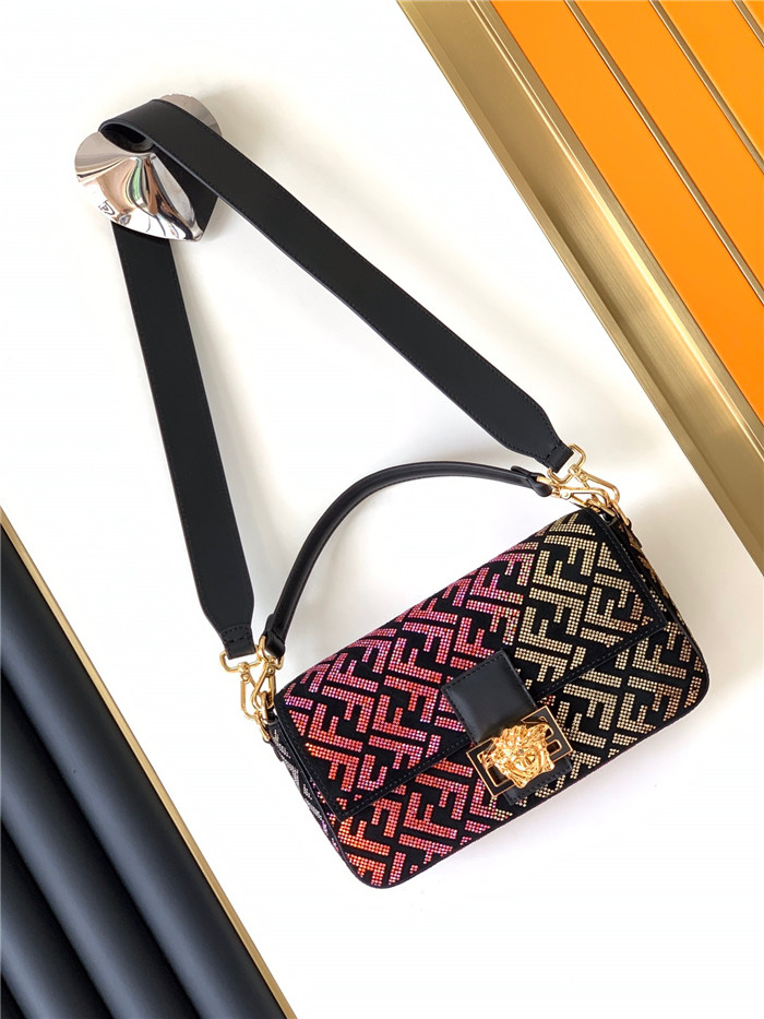 FENDI 펜디 X 베르사체 콜라보 바케트백 F8802