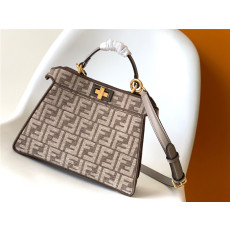 FENDI 펜디 아이코닉 피카푸 아이씨유 스몰백 F8327