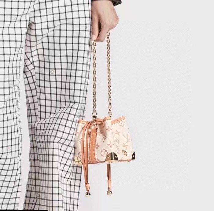 LOUIS VUITTON 루이비통 여성 노에 퍼스 LV 참