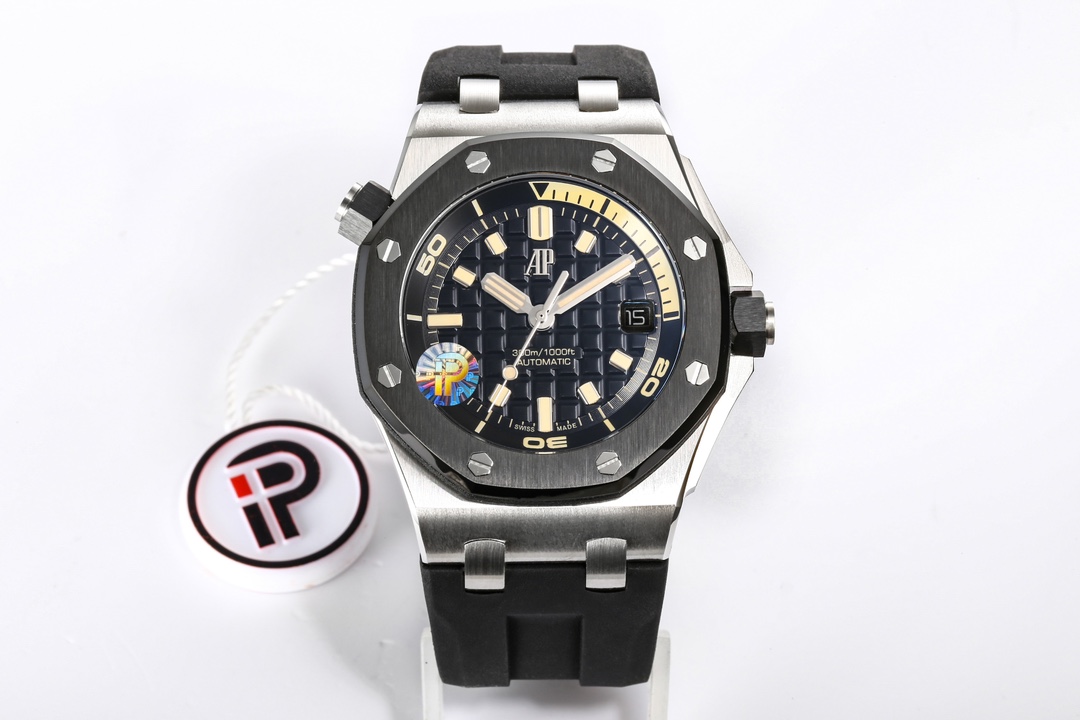 AUDEMARS PIGUET 오데마피게 로얄오크 오프쇼어 블루블랙 15720ST