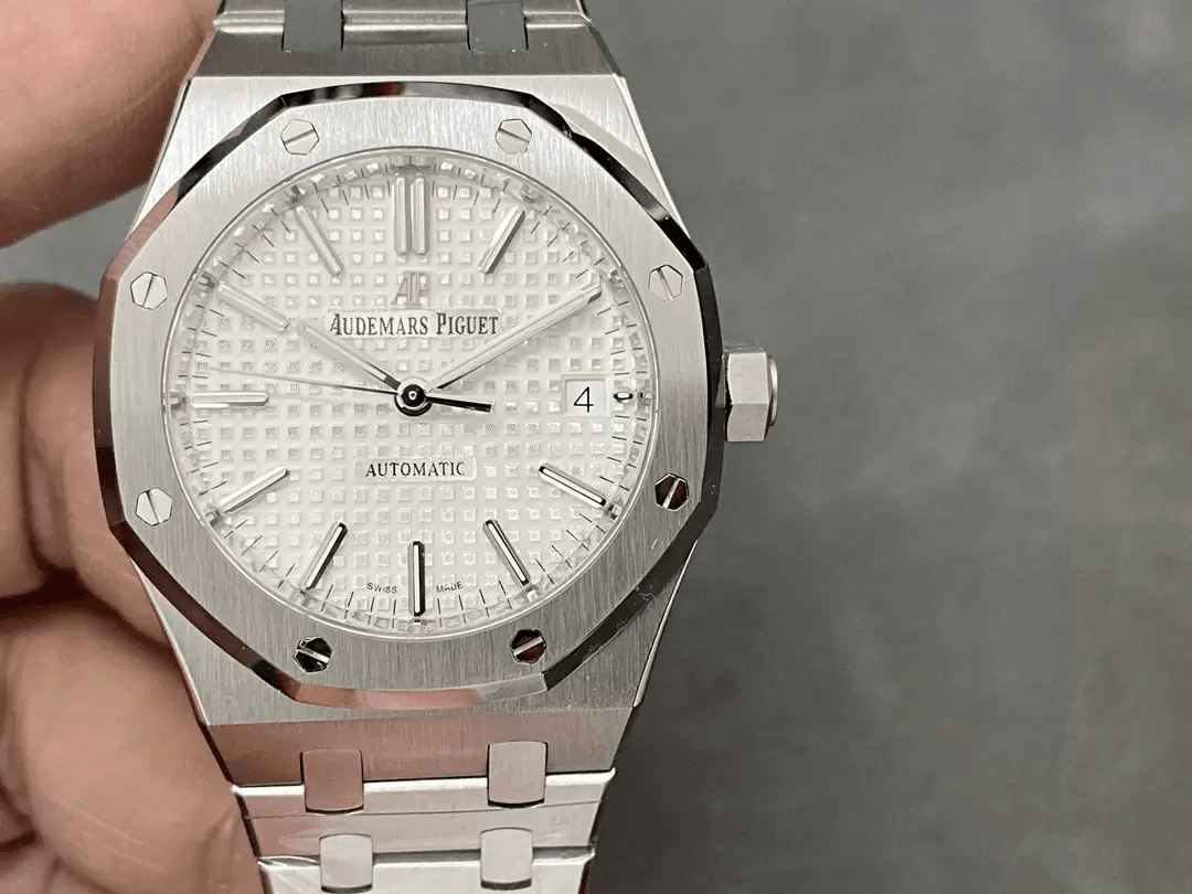 AUDEMARS PIGUET 오데마피게 로얄오크 흰판 37mm 15450