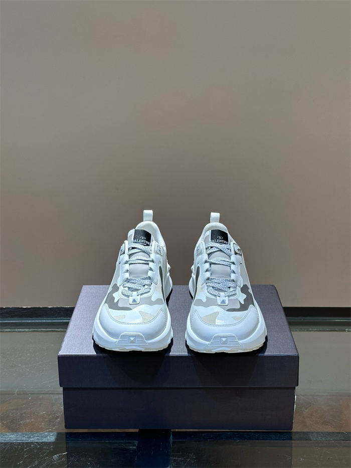 VALENTNIO 발렌티노 남성용 스니커즈 V99668-2 2024/신상 2COLOR