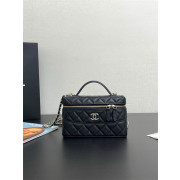 35위 CHANEL 샤넬 체인 코스메틱 파우치백 AP4407 2024/신상