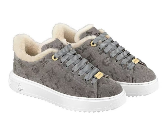 LOUIS VUITTON 루이비통 남여공용 타임 아웃 스니커즈 1AADYD