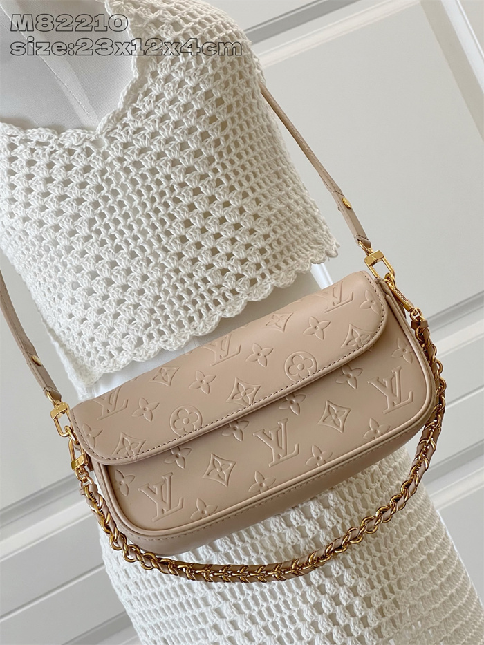 LOUIS VUITTON 루이비통 윌릿 온 체인 숄더백 M82210