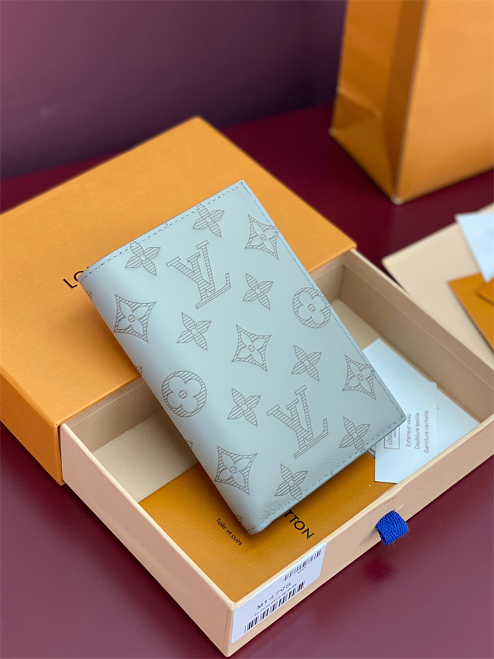 LOUIS VUITTON 루이비통 패스포트 커버 여권지갑 M14798