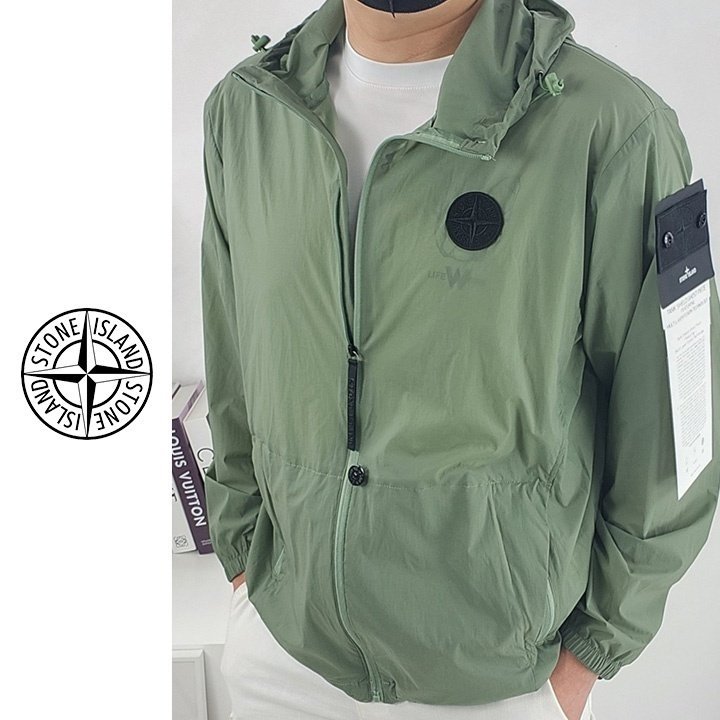 STONE ISLAND 스톤아일랜드 경량 후드 바람막이