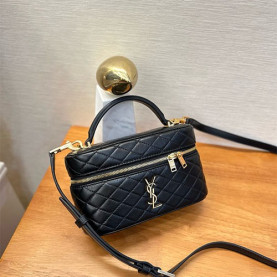SAINT LAURENT 생로랑 가비 배니티백 Y766731