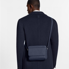 LOUIS VUITTON 루이비통 보딩 메신저백 M15260