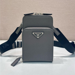 PRADA 프라다 브러시드 스마트폰 케이스백 2ZH126