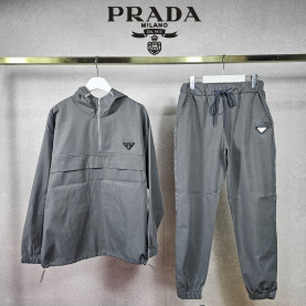 PRADA 프라다 아노락 스트링 후드 & 조거 밴딩 팬츠 세트 3COLOR