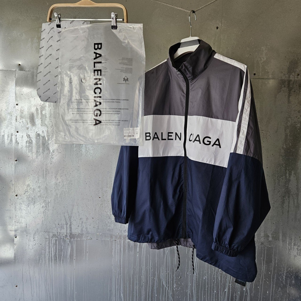 BALENCIAGA 발렌시아가 로고 배색 자켓