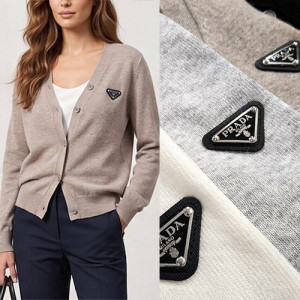 ●월간 판매 8위● PRADA 프라다 플레이트 가디건